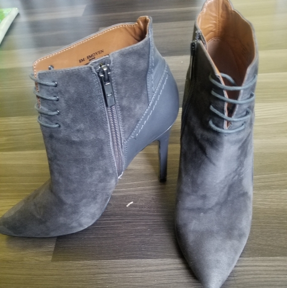 Halston gray suede boots - Picture 2 of 4
